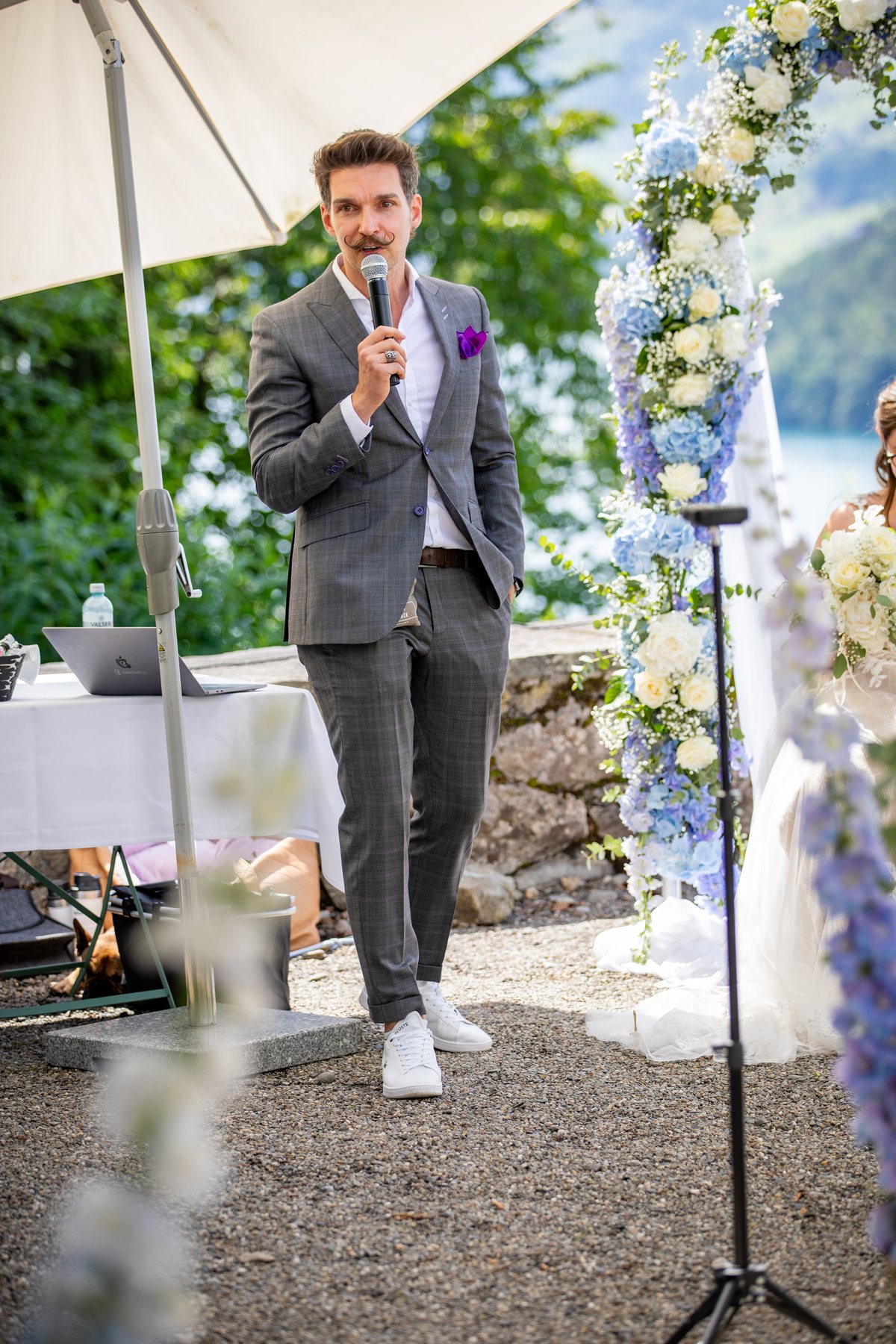 Benny Reinhold als Trauredner bei einer freien Trauung in der Schweiz
