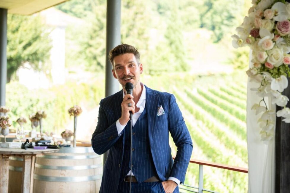 Benny Reinhold bei einer modernen freien Trauung in Zürich und Umgebung